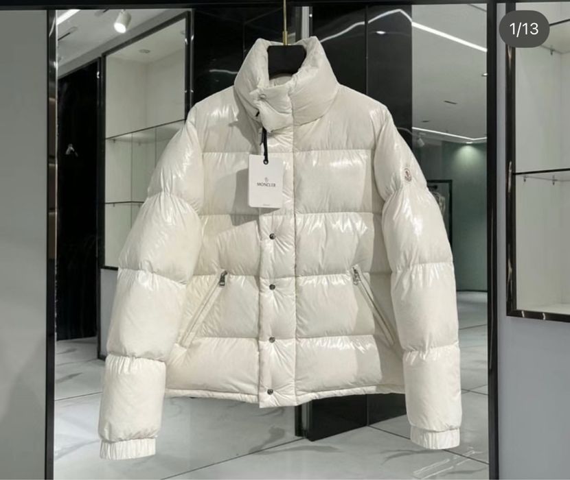 Пуховик фірми moncler