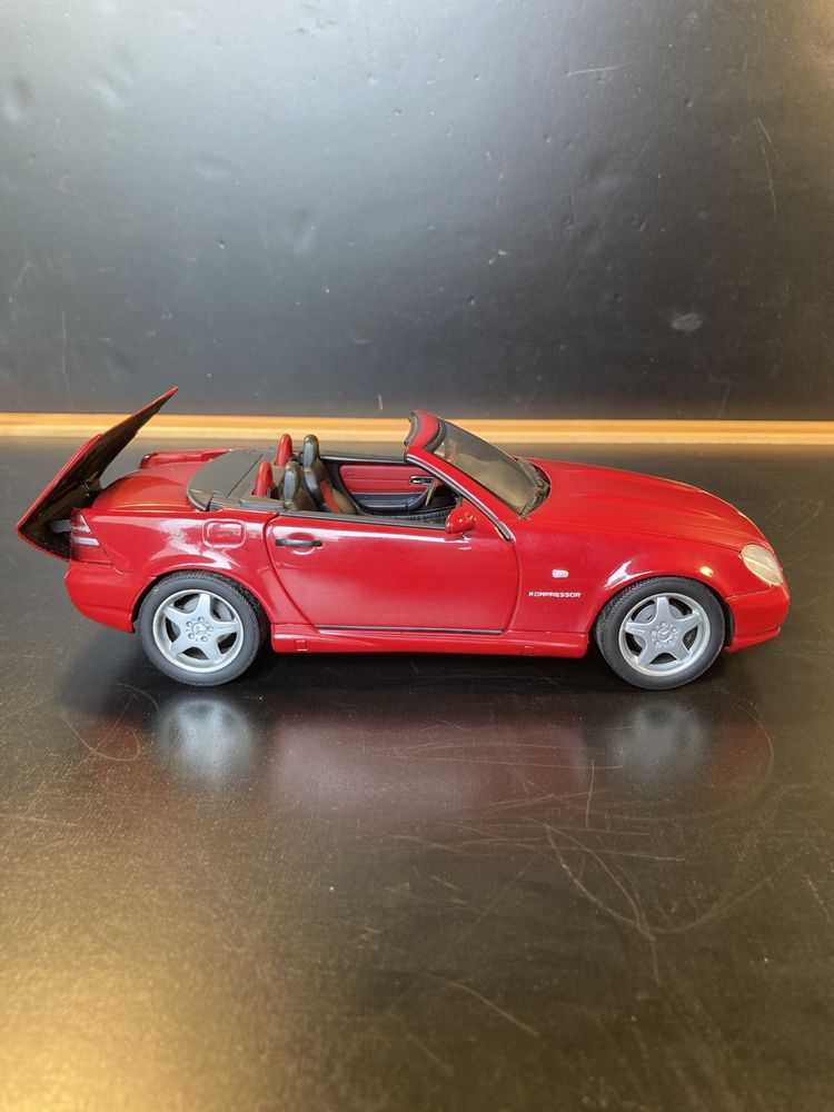 Mercedes slk 230 kompressor AMG 1/18 UT models raro