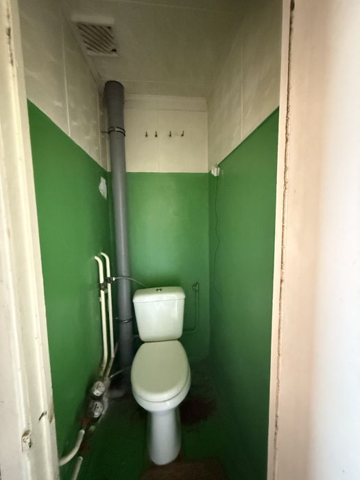 4 кімнатна під ремонт,Осипенківський