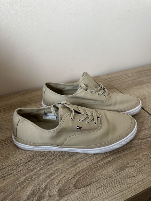 Damskie beżowe buty Tommy Hilfiger