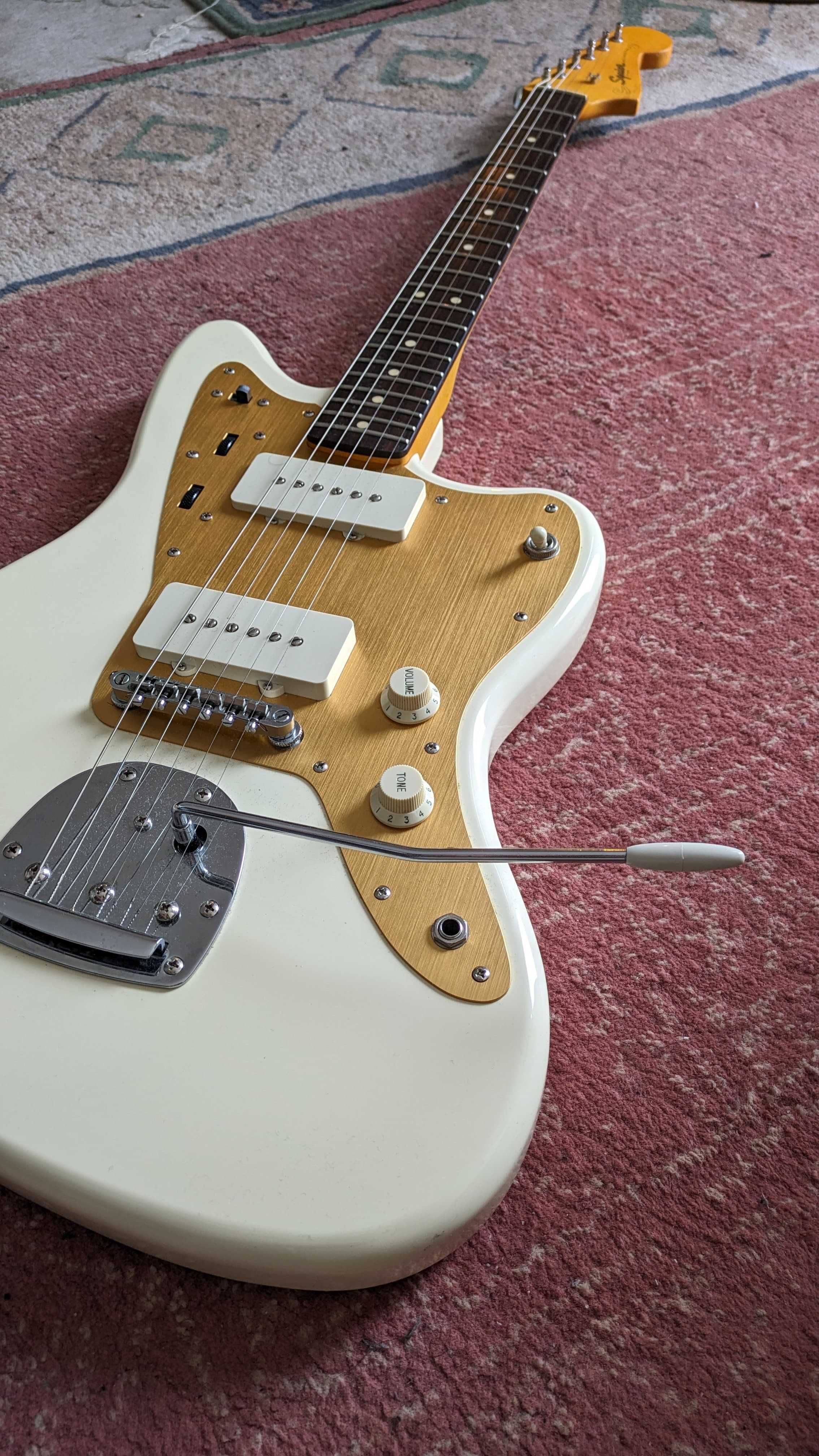 Squier J Mascis Jazzmaster (ROSEWOOD)