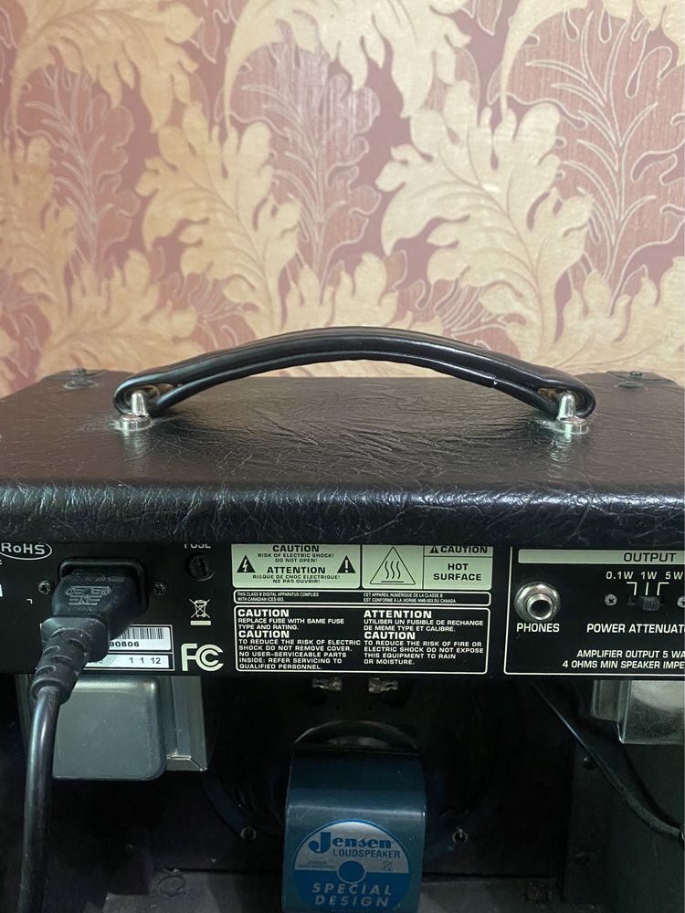 Продам /обміняю ламповий комбопідсилювач Bugera Vintage V5 + Jensen