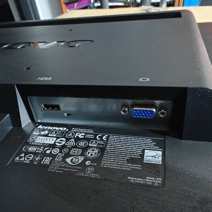 Monitor Lenovo 24''