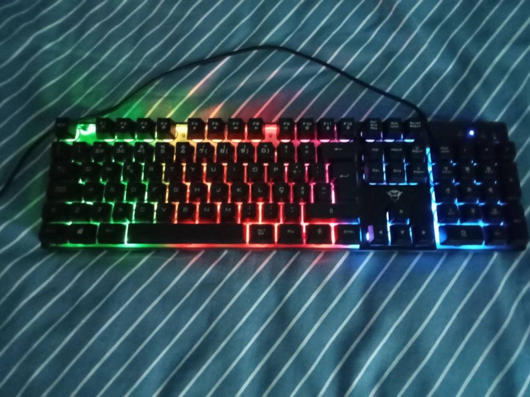 Teclado Gaming Gxt Led