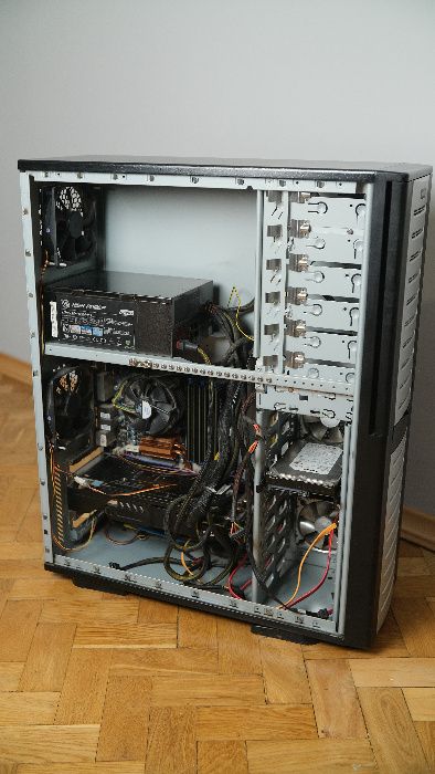 Системний блок i7 2,67ГГц 12gb ddr3 SSD 1200watt