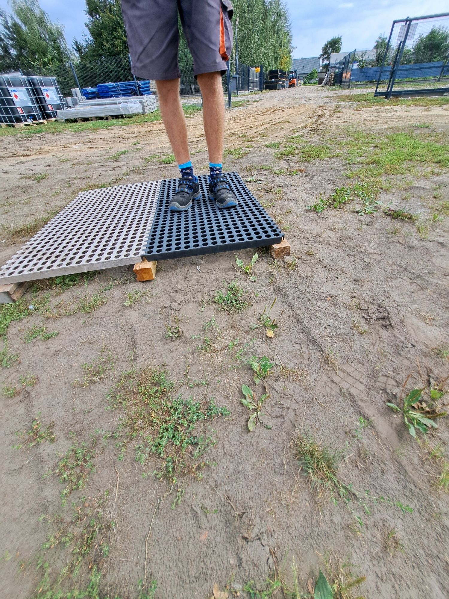krata,ruszt, ruszty podłoga ,gołębie,kurczaki,woliera,kury