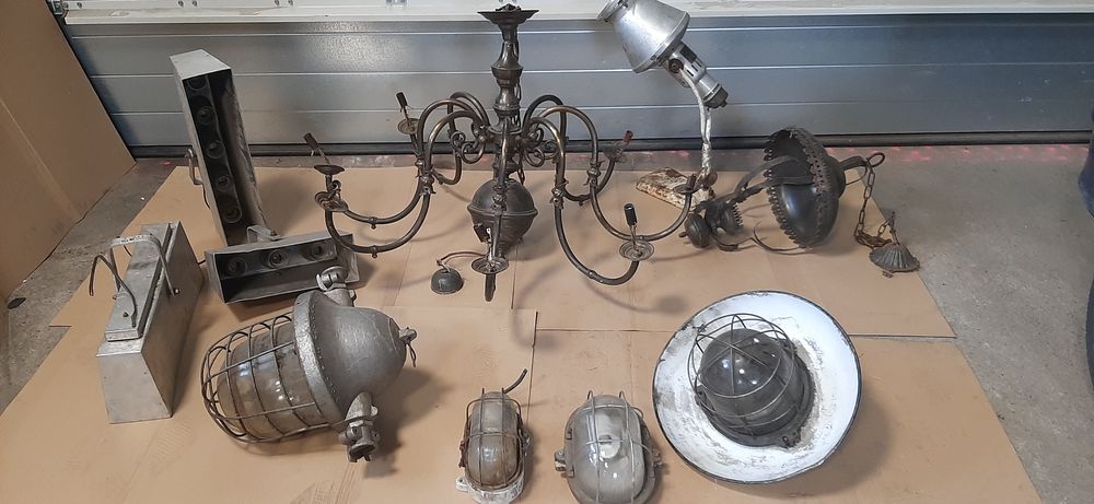 Stary żyrandol lampy