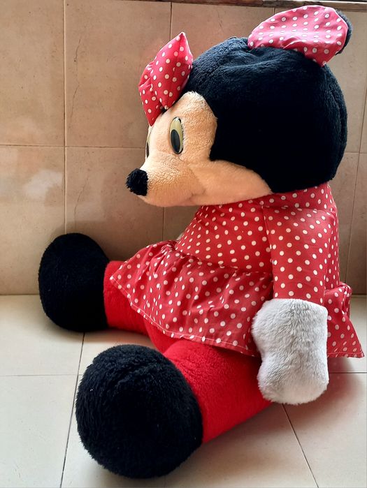 Vende-se peluche grande minnie.