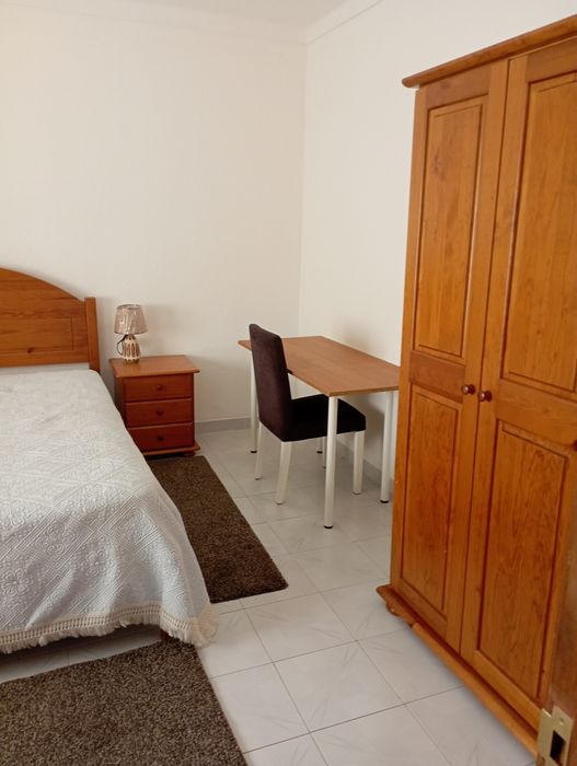 Quarto em Vale figueira