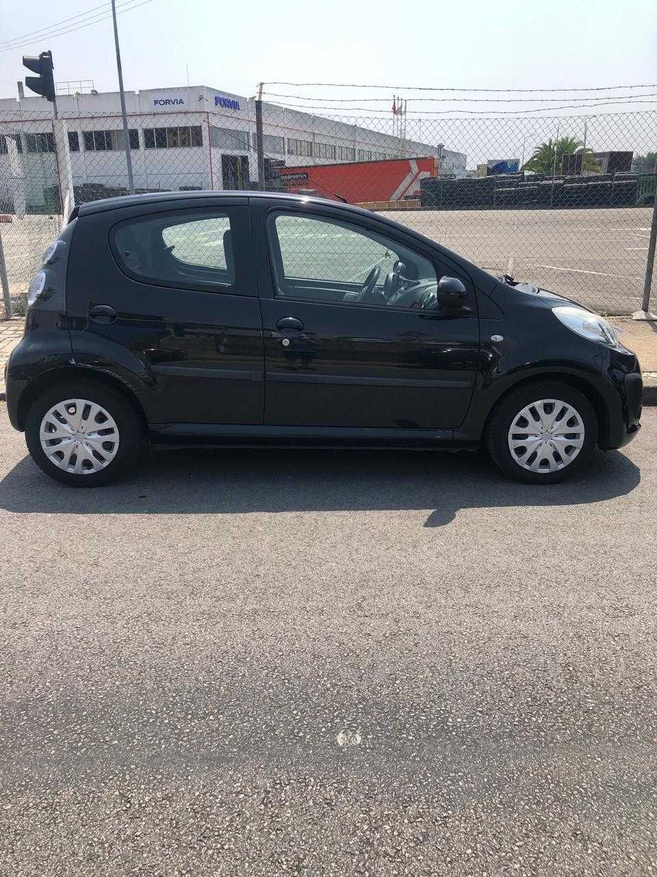 Citroen C1 - ano 2014, automático, ar condicionado, vidros elétricos.