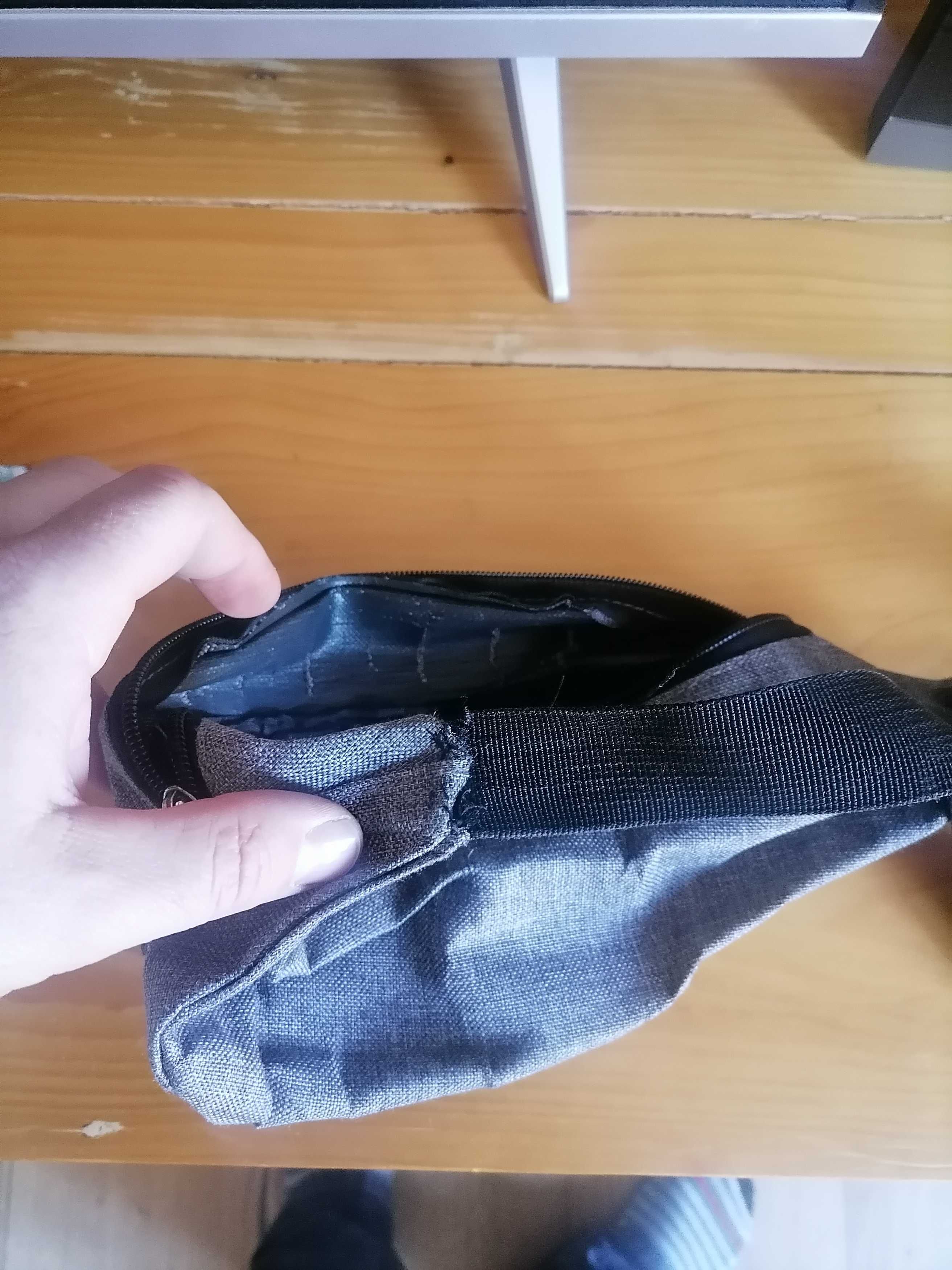 Saszetka nerka Lee rozmiar uniwersalny