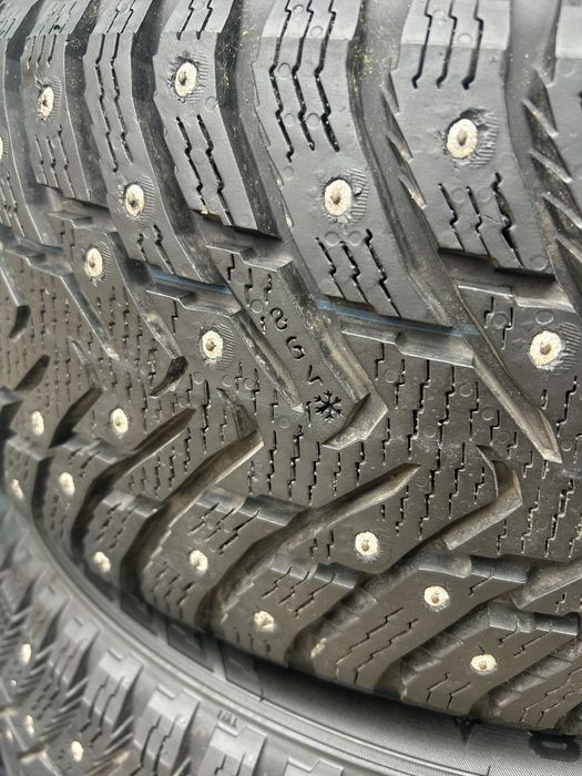 Шини резина 205/50/17 Nokian hakkapelitta 8