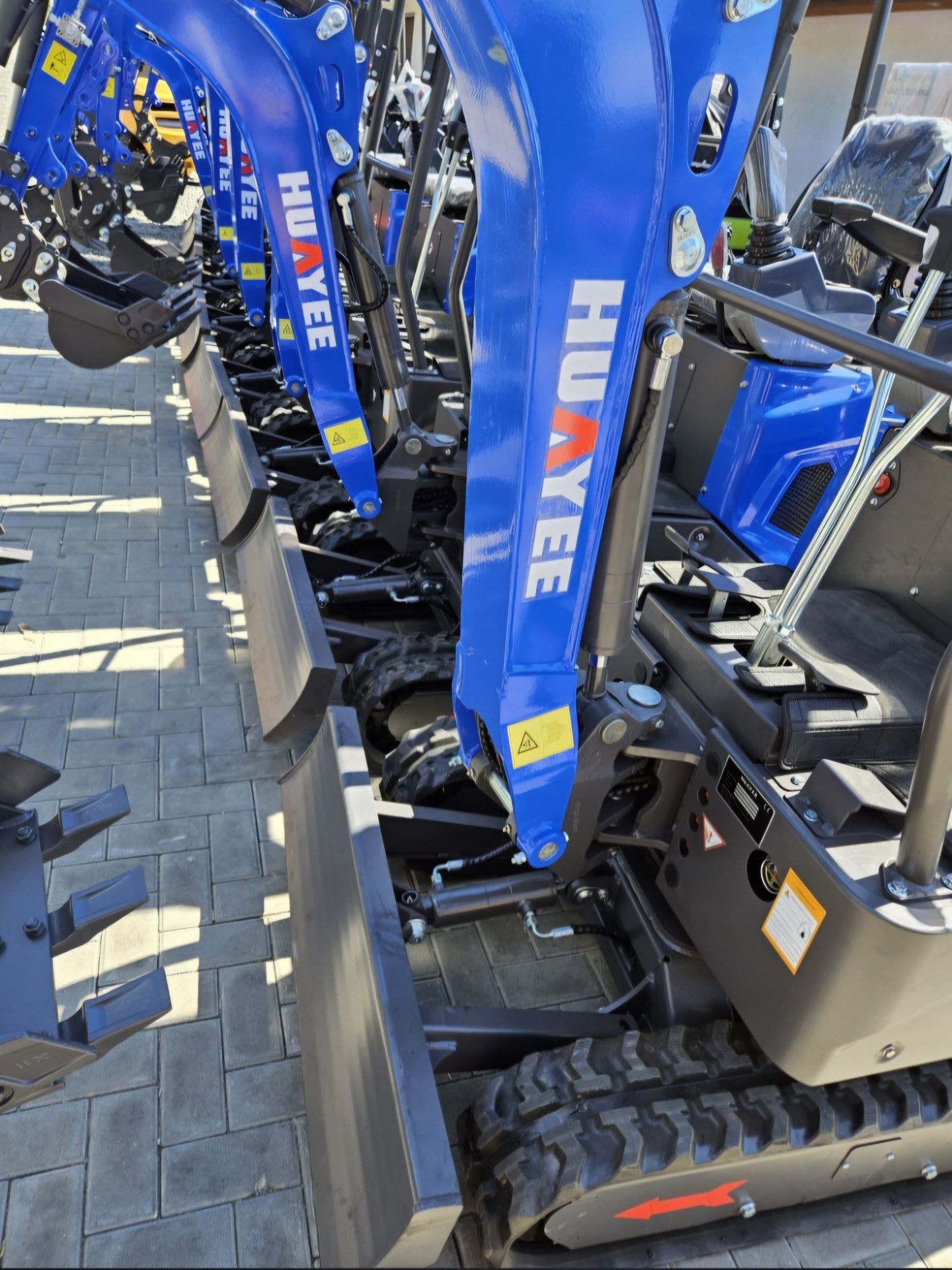 Koparka minikoparka 1200 kg KRÜGER joyisticki!   JKW-12- skrętne ramie