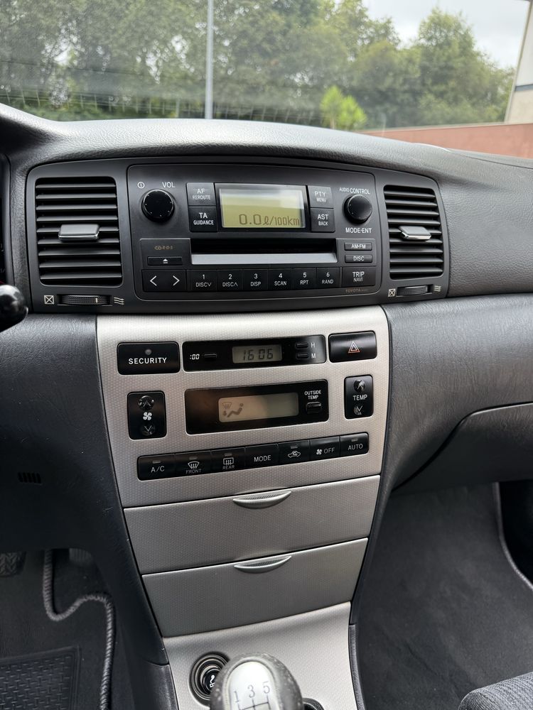 Toyota Corolla 1.4 VVT-i – 2002 – 97cv – Sensores Estacionamento