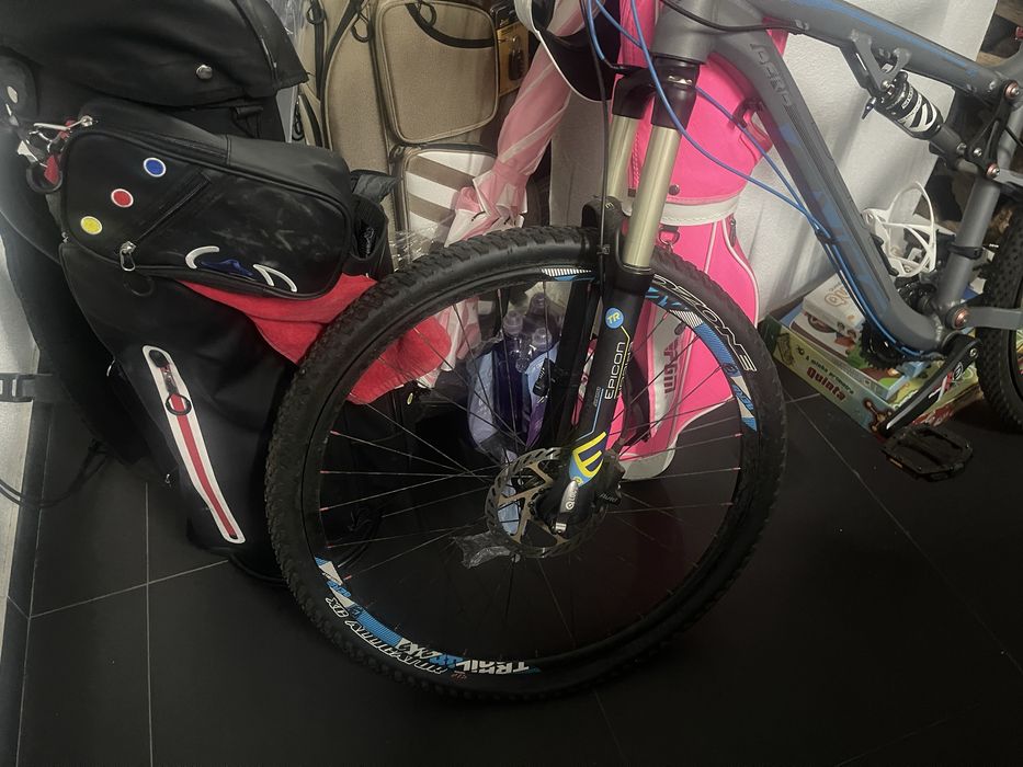 Bicicleta berg en bom estado e usada 1x. Para desocupar