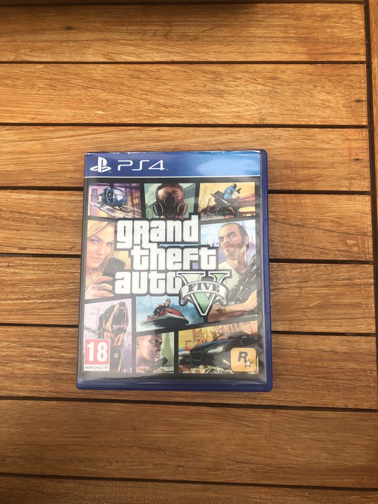 Ps4 como nova com FIFA17 e GTA5