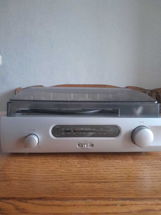 Програвач платівок/пластинок проигрыватель AERA у новому стані