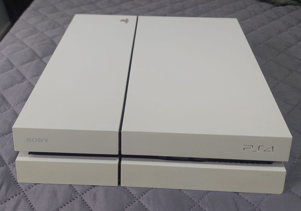 Console PS4,com cabos e sem comando aceito oferta!