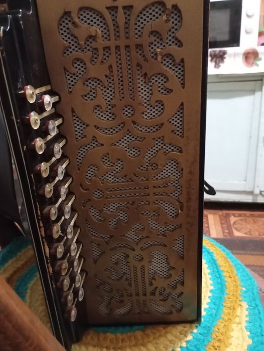 Продам срочно гармошка гармонь