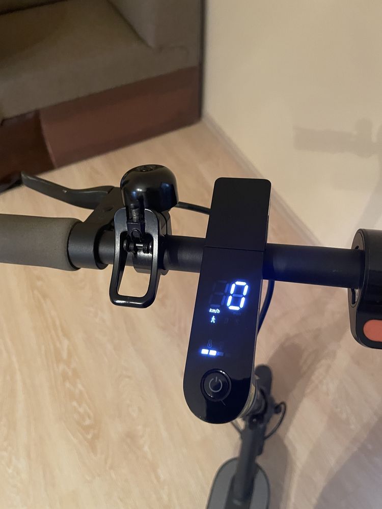 Электросамокат Xiaomi Mi Electric Scooter Essential Black