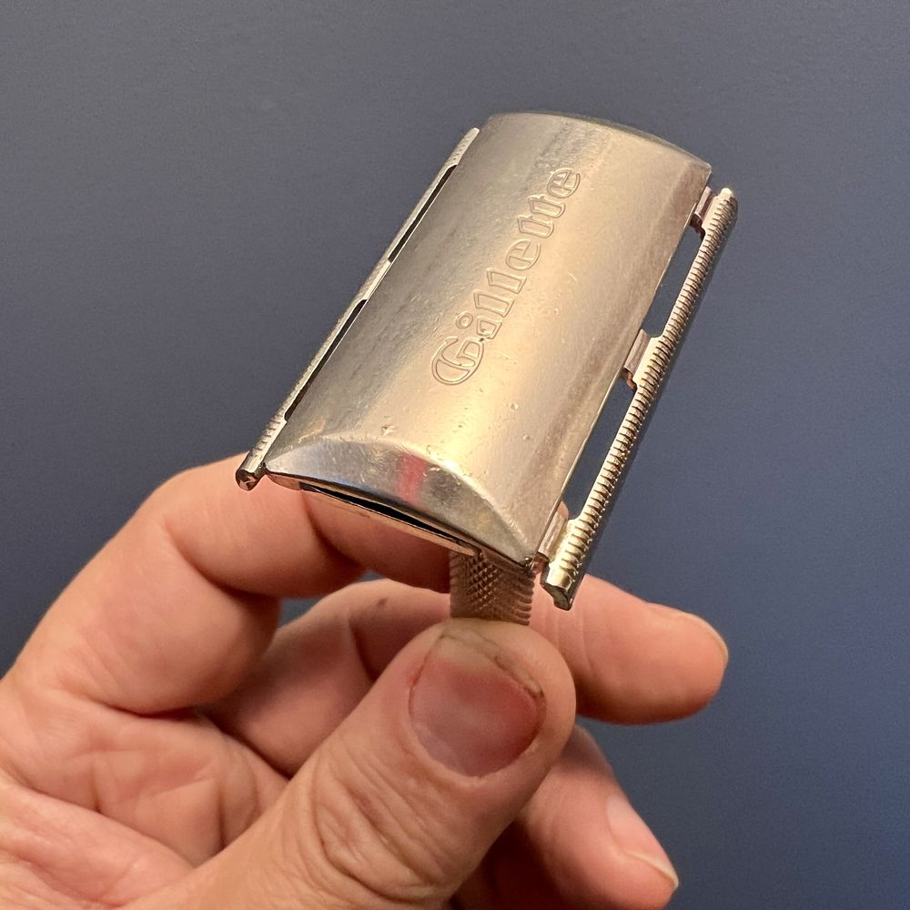 Maszynka Gillette Tech M4 z 1967 r. + zestaw oryginalnych żyletek