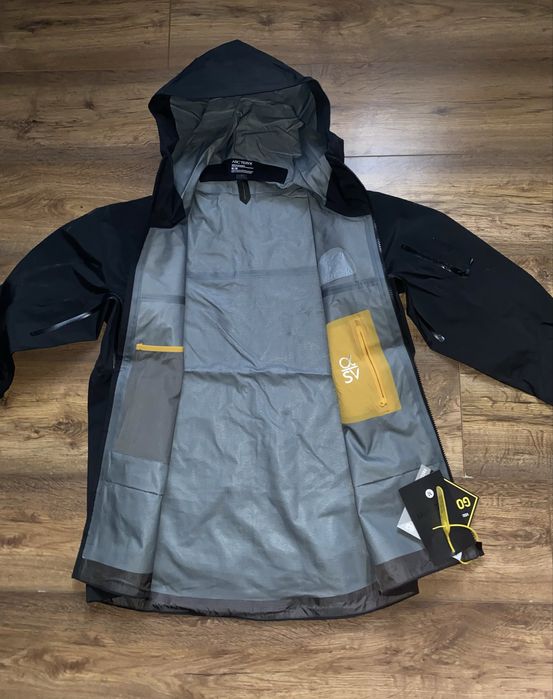 Вітровка/Куртка Arcteryx Alpha SV