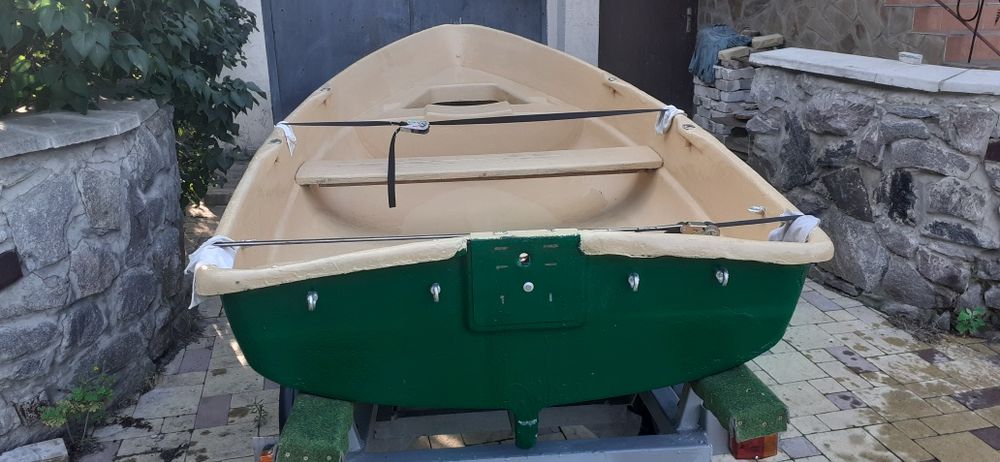 продам лодку пела с лафетом