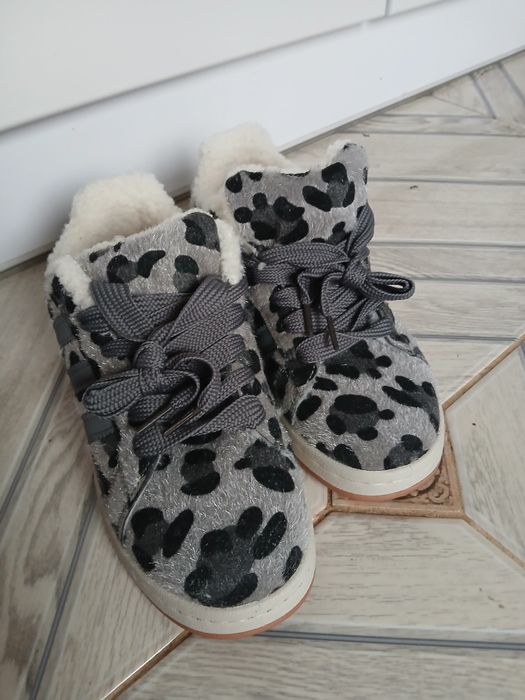 Весняне та зимове взуття