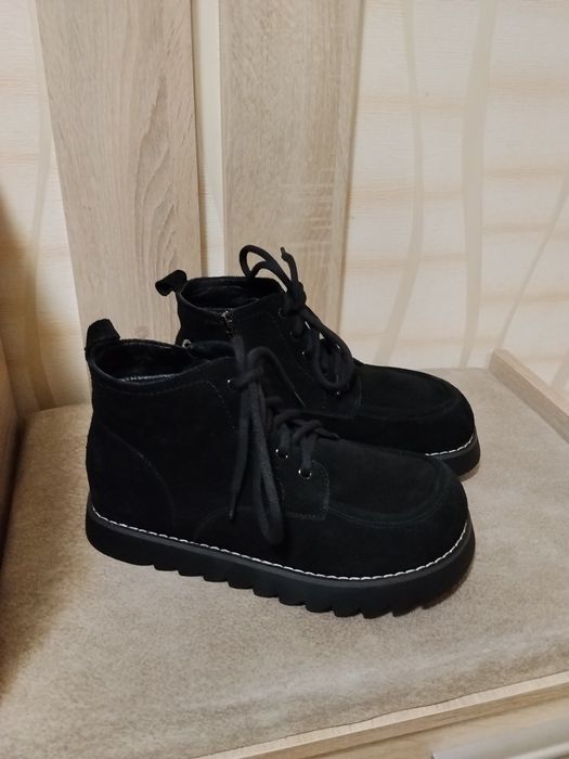 Продам зимние ботинки 41 размера