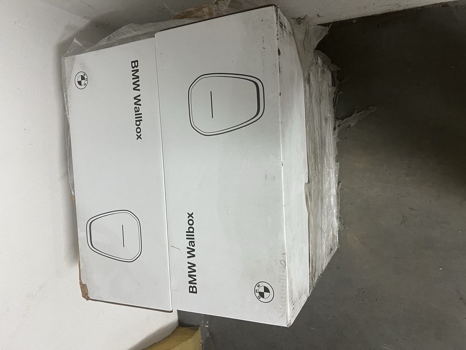 BMW wallbox novo em caixa