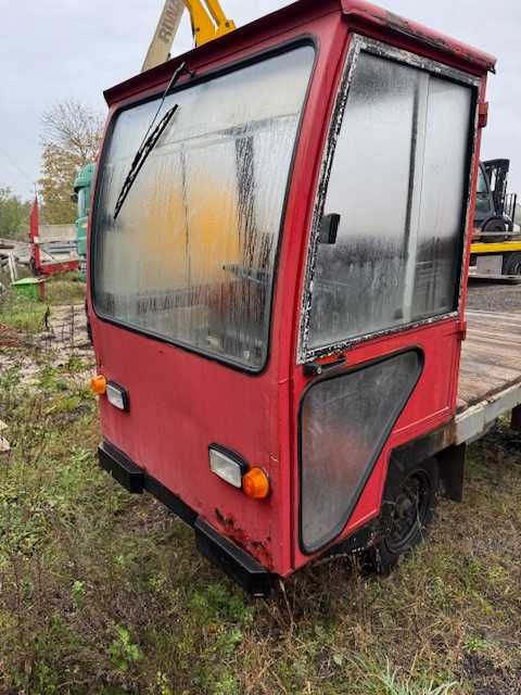 Pojazd bagażowy typu Melex