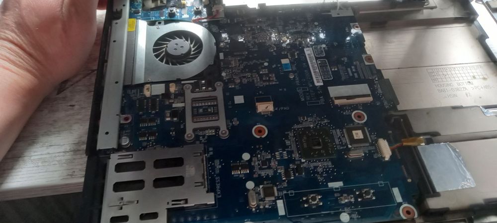 Ноутбук samsung r60 на запчастини