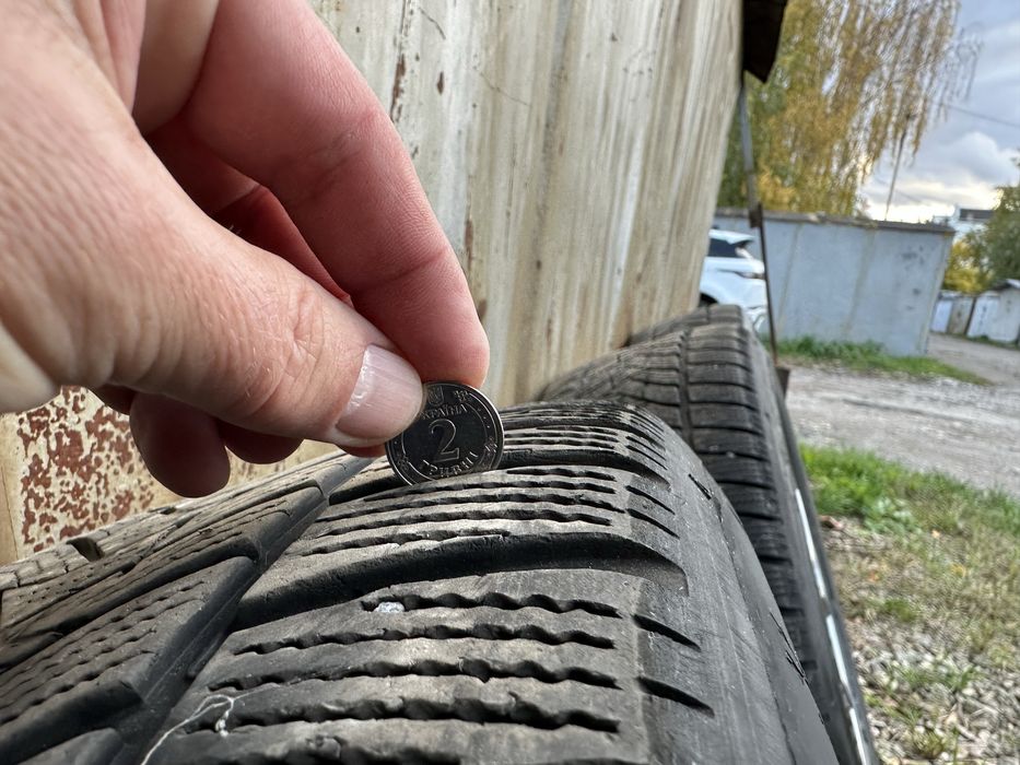 Авто шини зимові для легкових авто з дисками та датчиками тиску