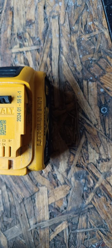 Klucz udarowy DeWalt dcf 899p1