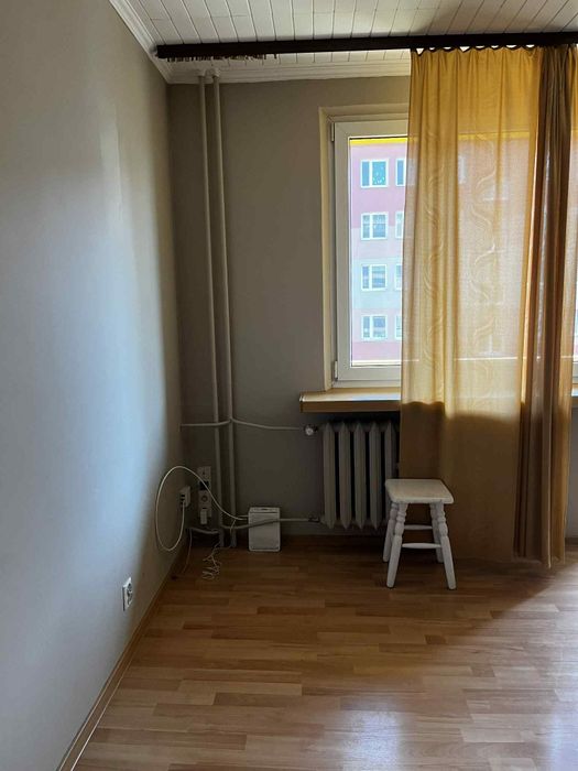 Przestronny pokój z balkonem- os. Piastów 18/81