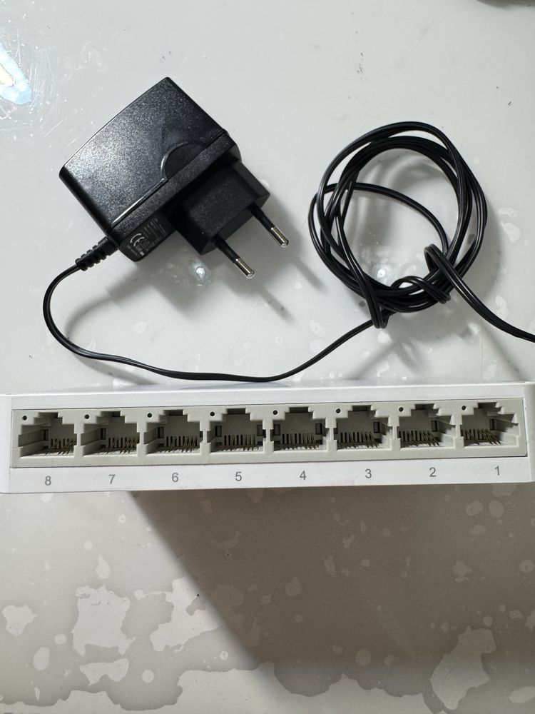 Комутатор TP-LINK TL-SF1008D