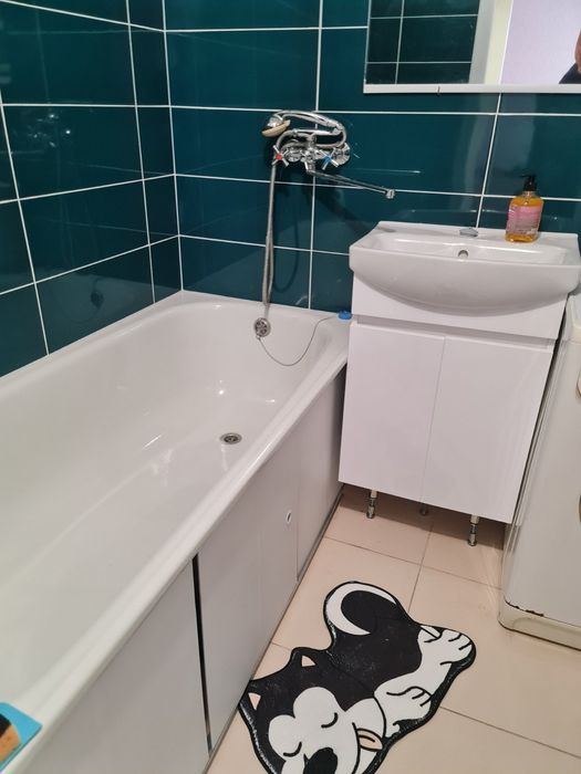 В центре свободна квартира.Квартира 1 комнатная посуточно.