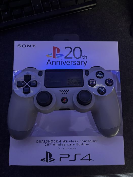 Comando Dual Shock PS4 - 20° Aniversario