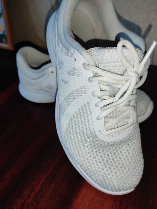 Nike кросівки білі 37 р