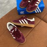 Buty codzienne adidasHandballSpezial Red nowy z metką R.39