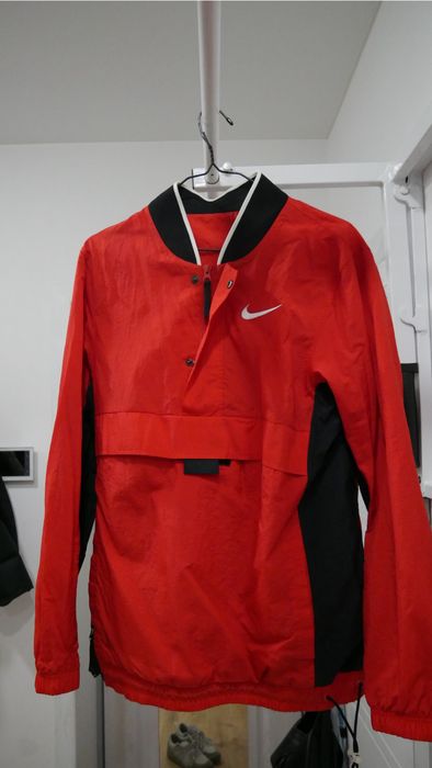 Продам чоловічу вітровку Nike (анорак), розмір L.