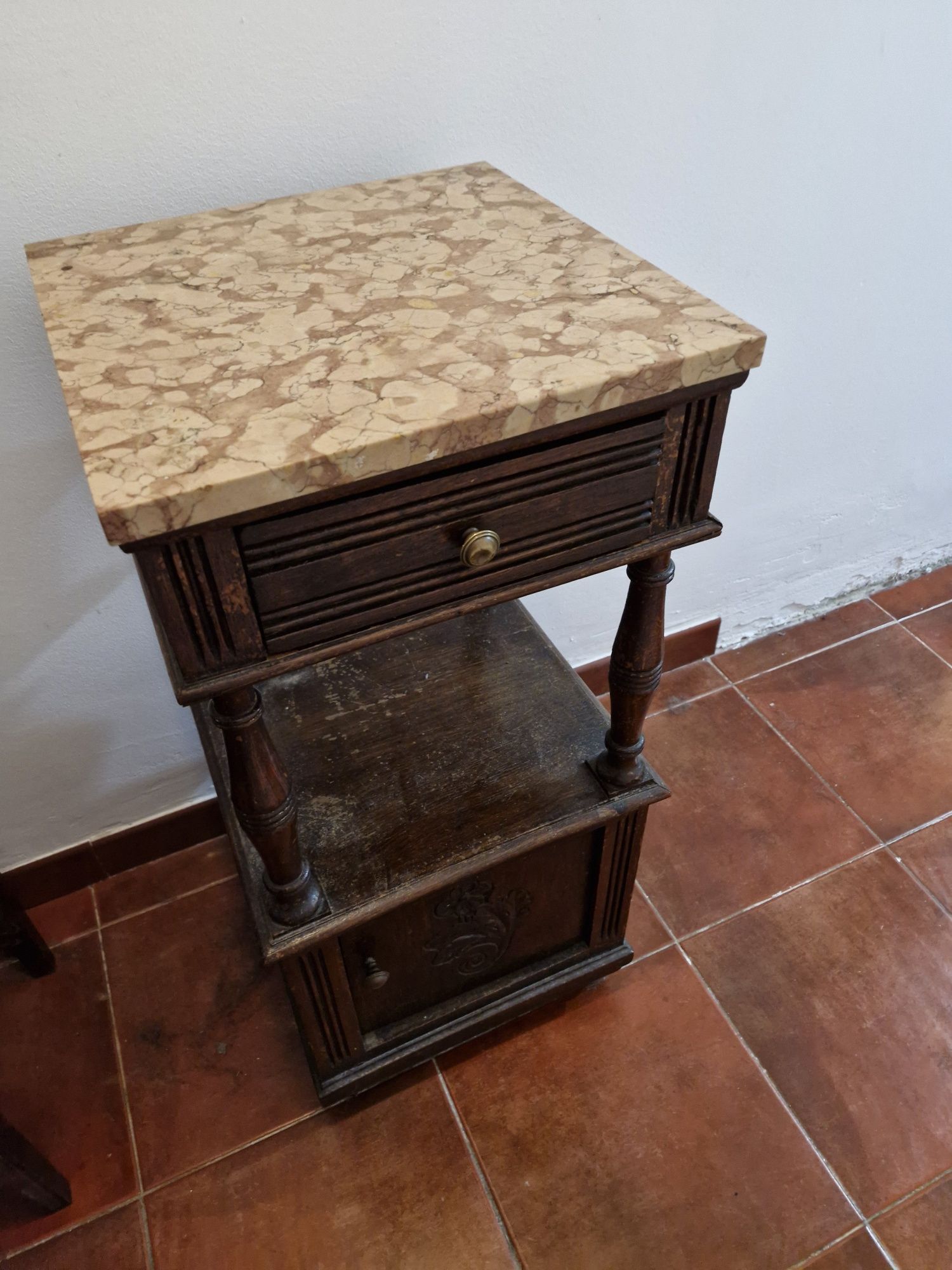 Mesa de cabeceira vintage