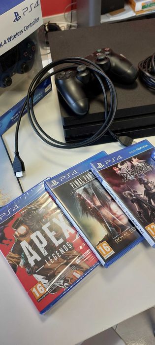 PlayStation 4 + Games + Controllers64283969450369122