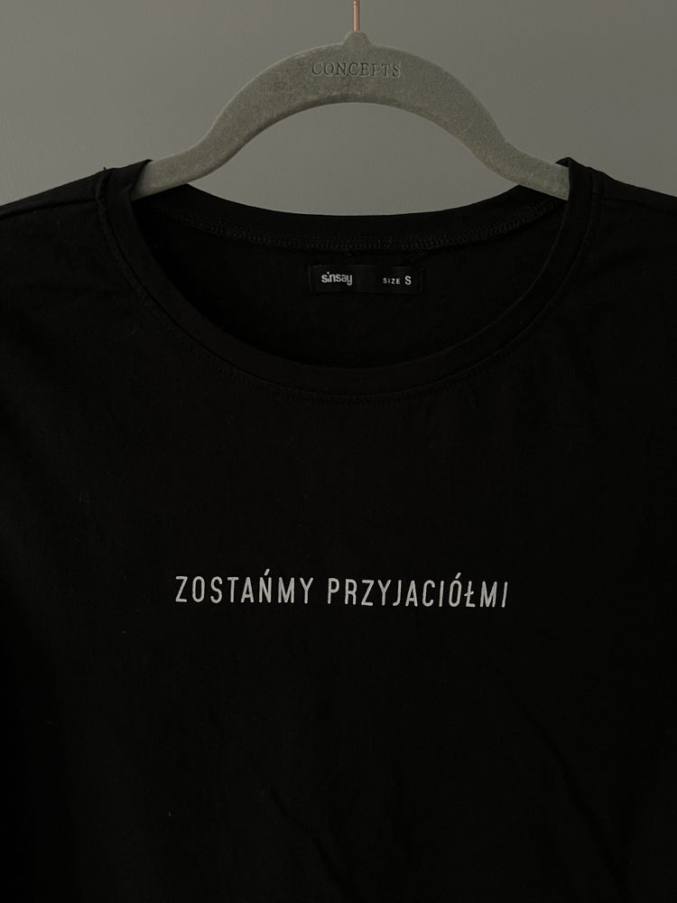 Czarna bluzka t-shirt zostańmy przyjaciółmi sinsay S