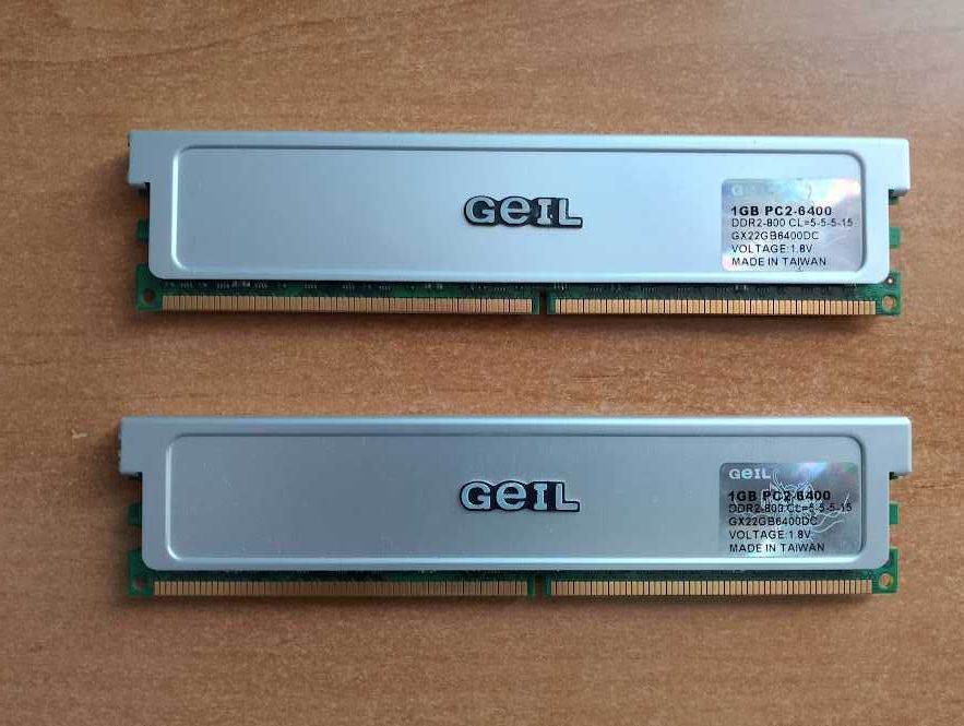 Geil Pamięć RAM 1GB DDR2