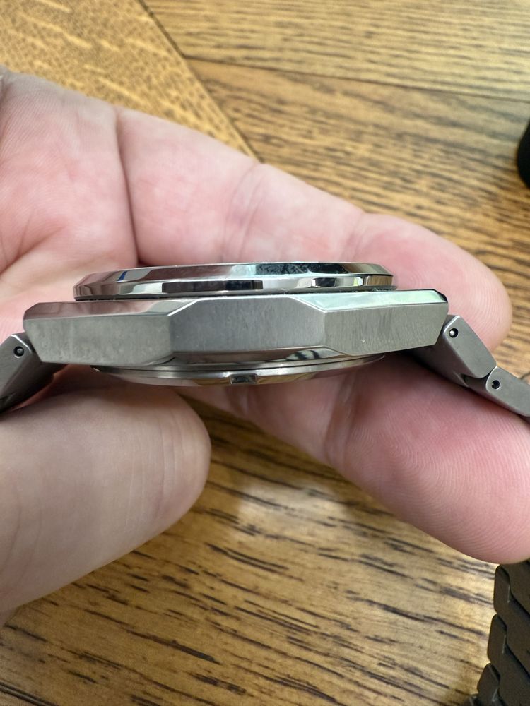 Годинник CITIZEN Super Titanium NJ0180-80M