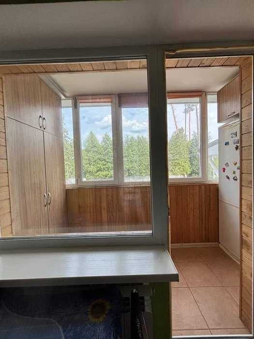 Продаж!2кім з РЕМОНТОМ. вул. Літературна 7Г. Газове опалення. балкон