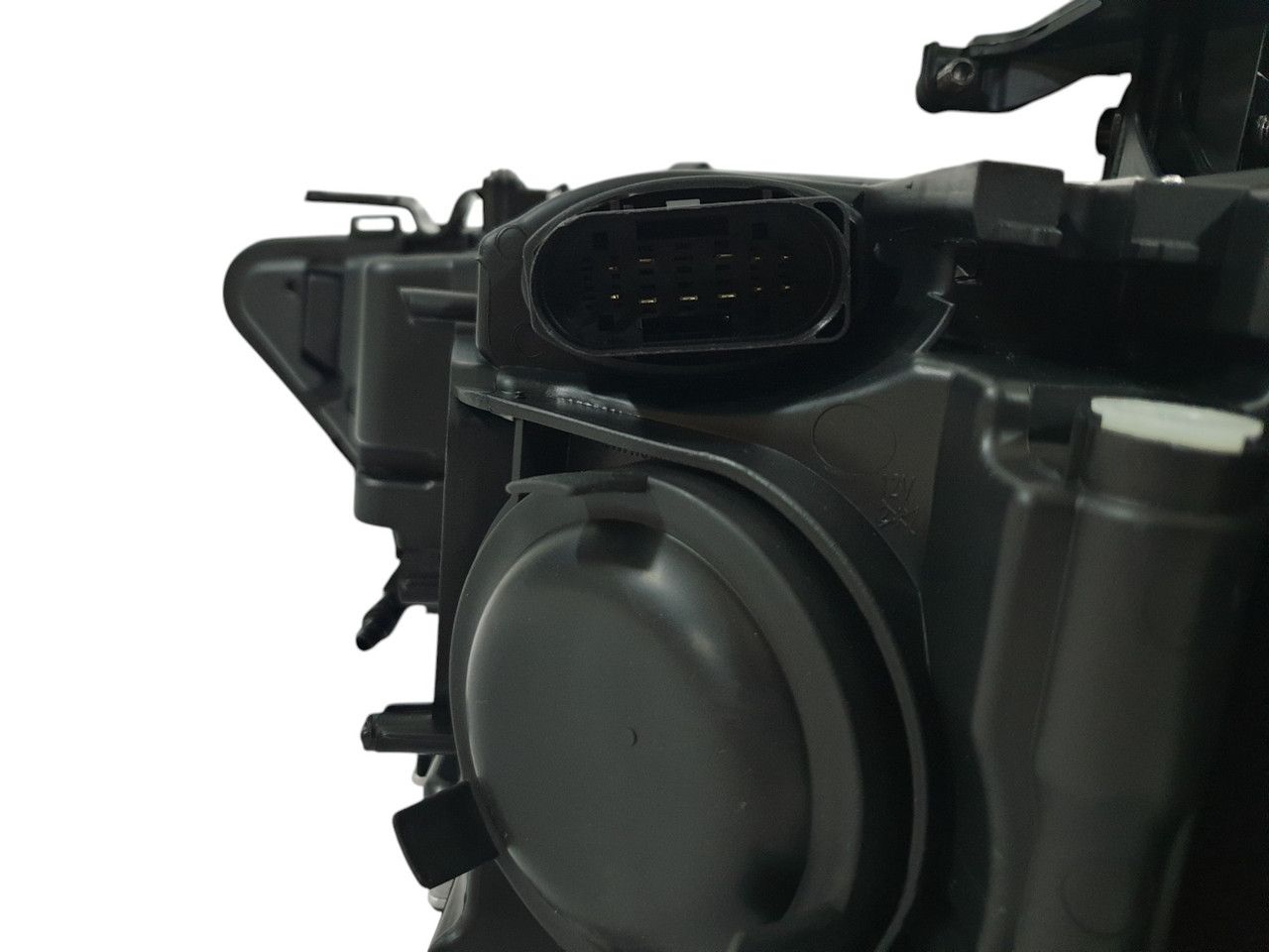 Передні фари ( Bi-Xenon ) заміна галогену на Audi A4 B8 2011-2015