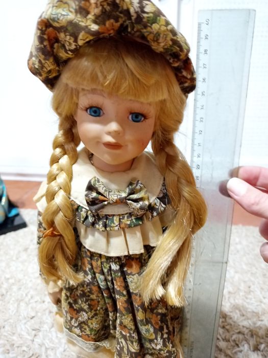 Boneca porcelana antiga (40cm)