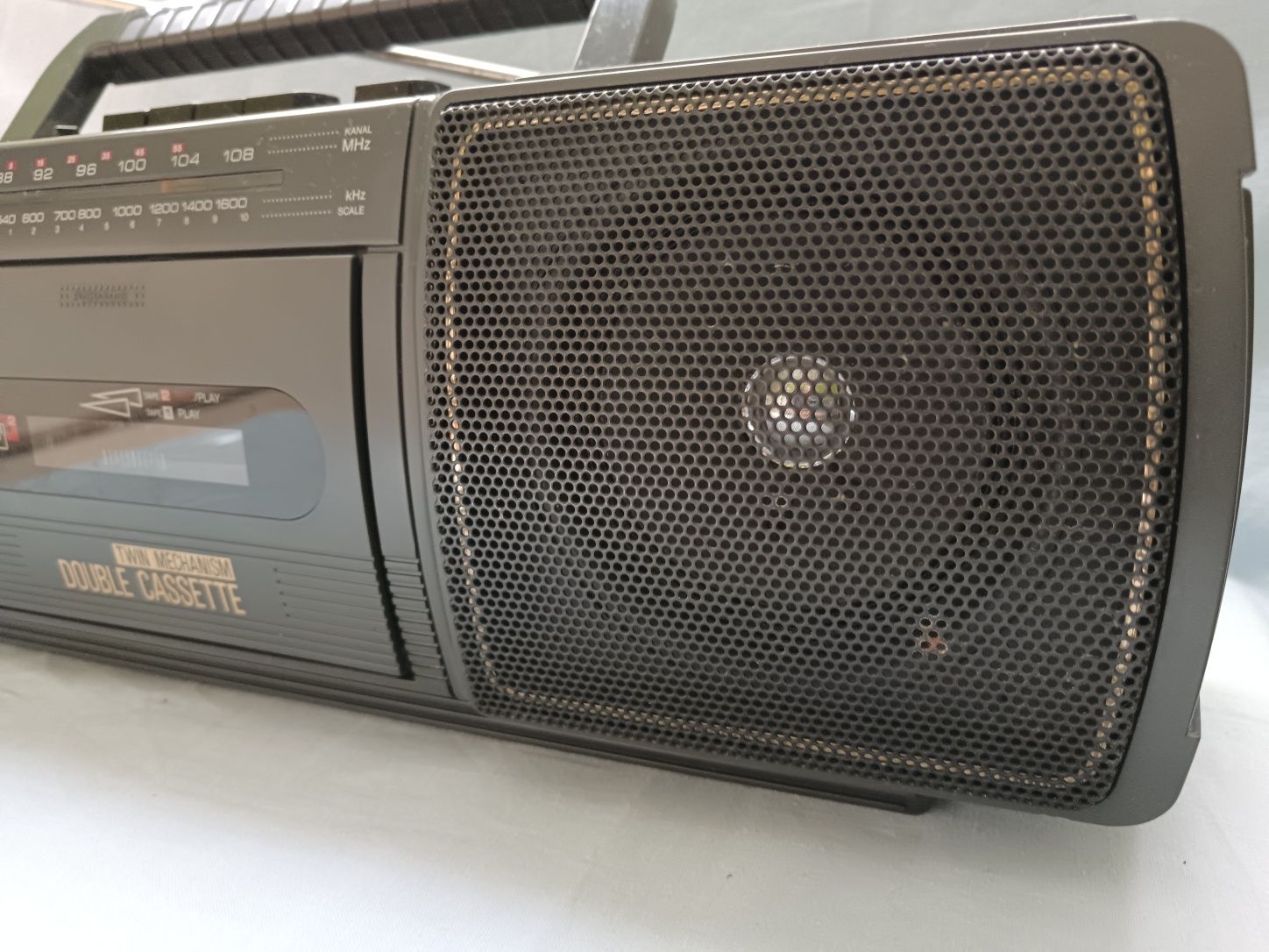 Radioodtwarzacz SHARP WQ-T205 sprawne
